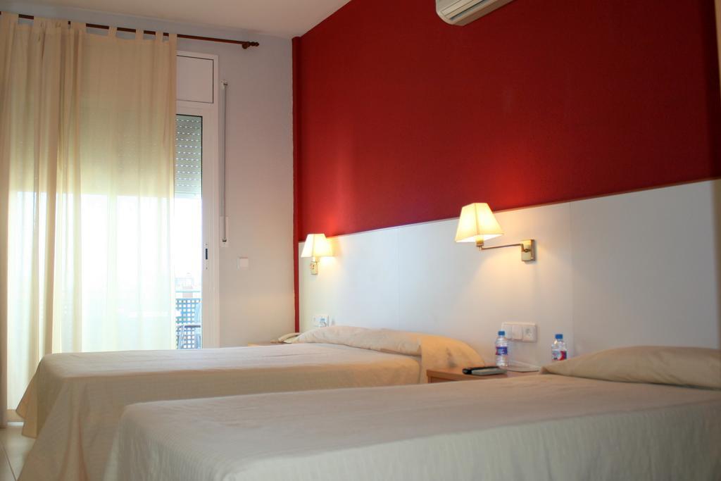 Hotel Sant Jordi Segur de Calafell Εξωτερικό φωτογραφία